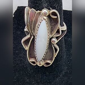 Vintage Signed Native American-Style  Sterling silver ring W/ mother-of-pearl
